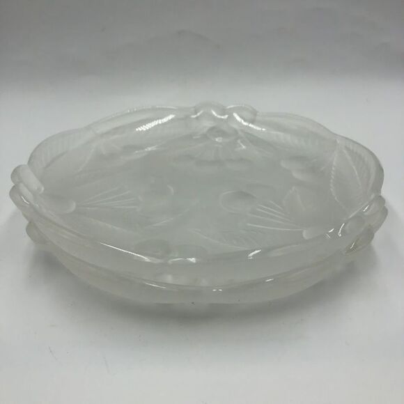 Vintage Frosted Glass Salad Plates Dinnerware Fruit Design Set of 2 Scalloped - Picture 6 of 10